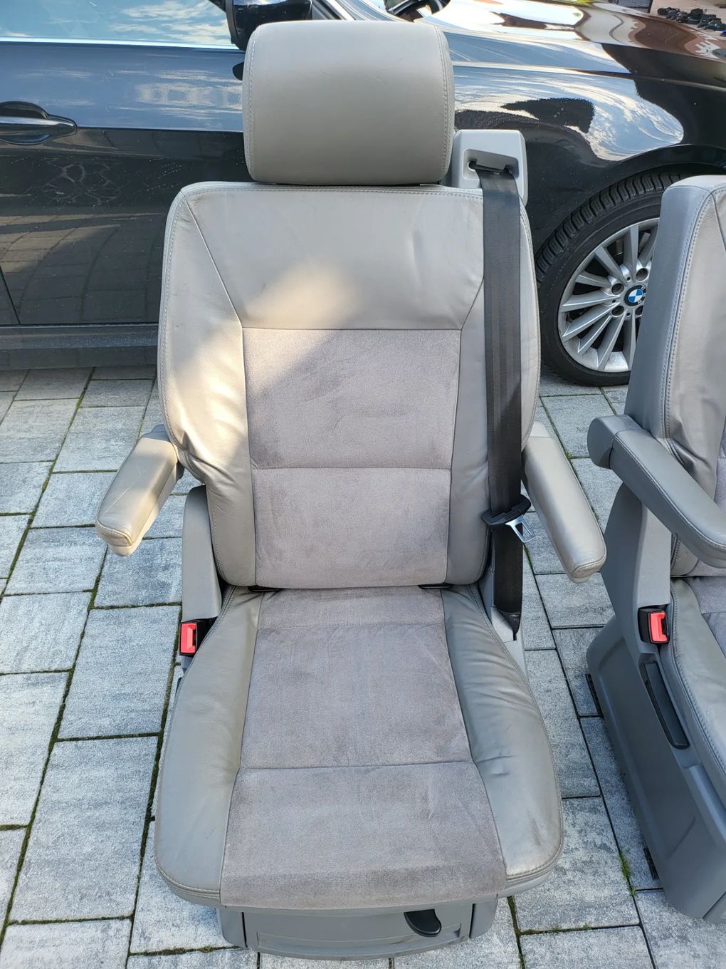 VW T5 T6 MULTIVAN CALIFORNIA KAMPER fotele OBROTOWE podłokietnik ALCANTARA