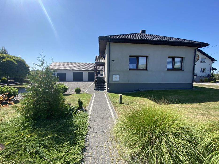 Sprzedam dom jednorodzinny gotowy do zamieszkania.