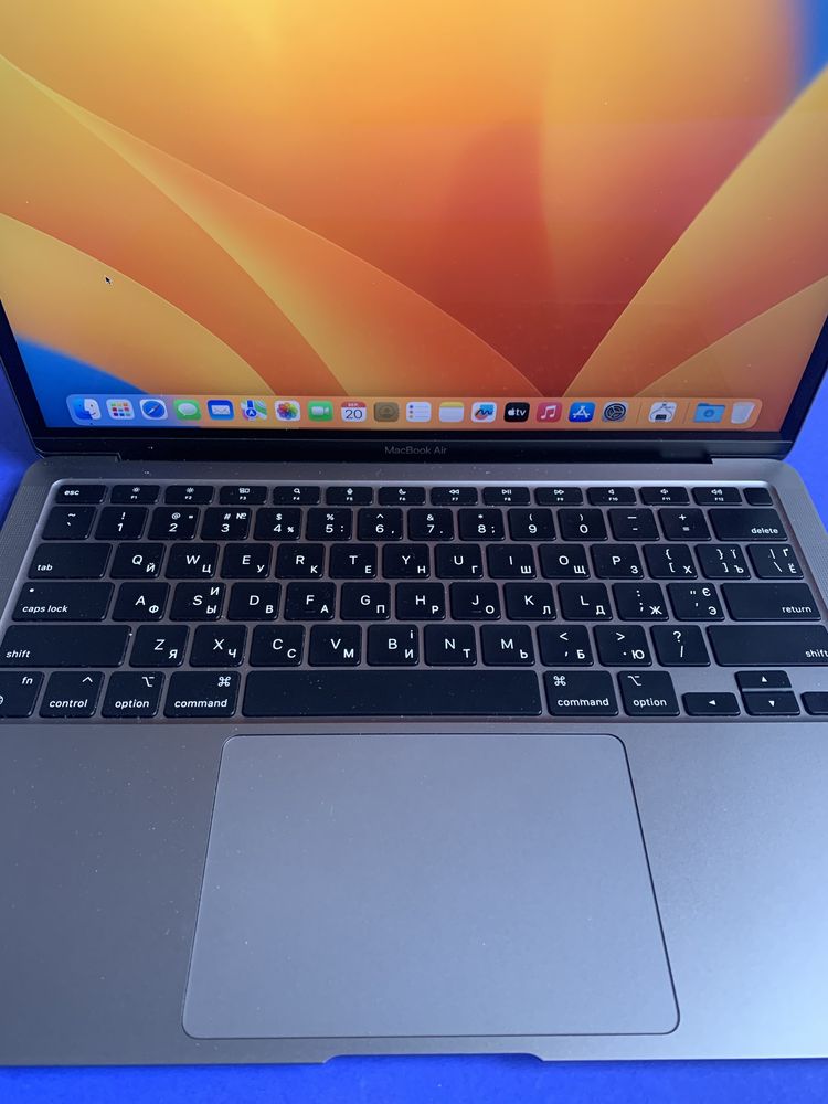 Macbook Air 13, m1, 8gb, 256gb Space Gray MGN63 + комплект