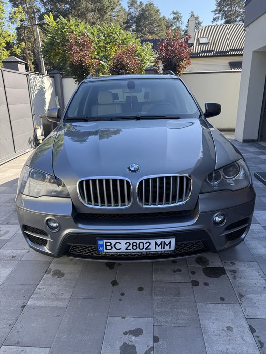 Продається БМВ X5 в хорошому стані
