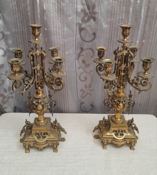 Par de candelabros antigos