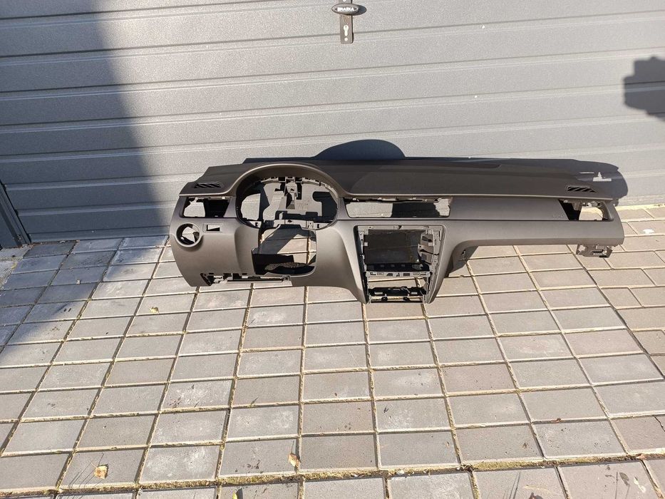 deska konsola kokpit SKODA RAPID regeneracja