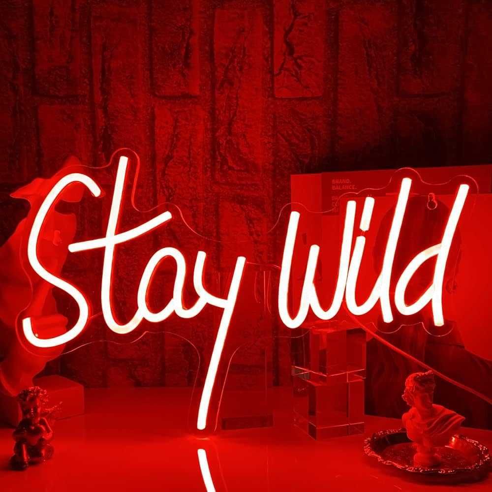 Letreiro Luminoso Néon LED em Acrílico " Stay Wild "