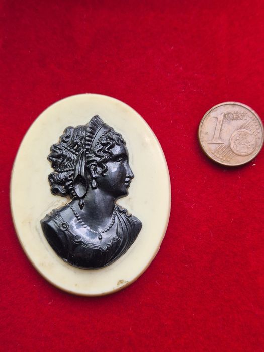 Cabochao antigo em resina