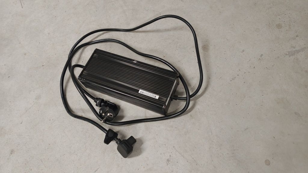 NIU MQI+ skuter elektryczny  stan bdb 100km=4pln