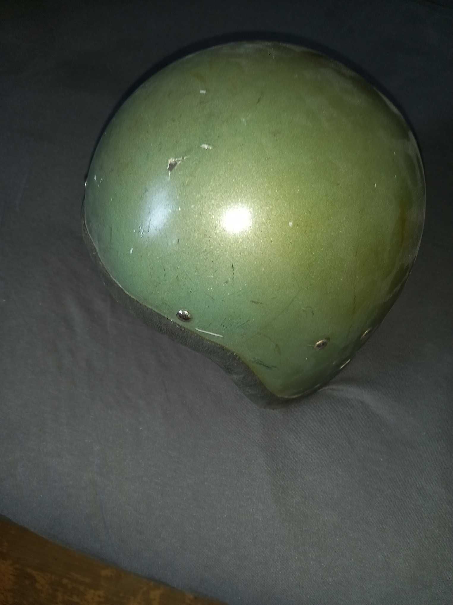 Stary kask motocyklowy retro