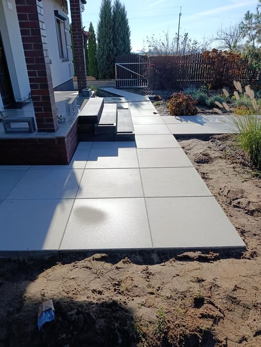 Układanie kostki brukowej brukarstwo,