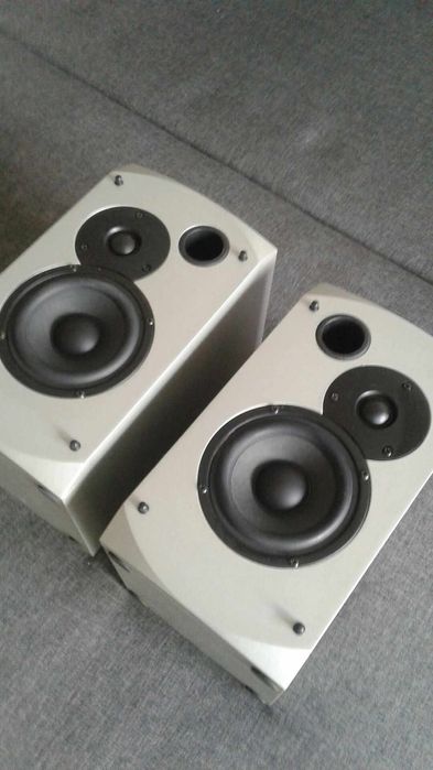 SVEN Две фронтальные Колонки  4 Ом 25 W
