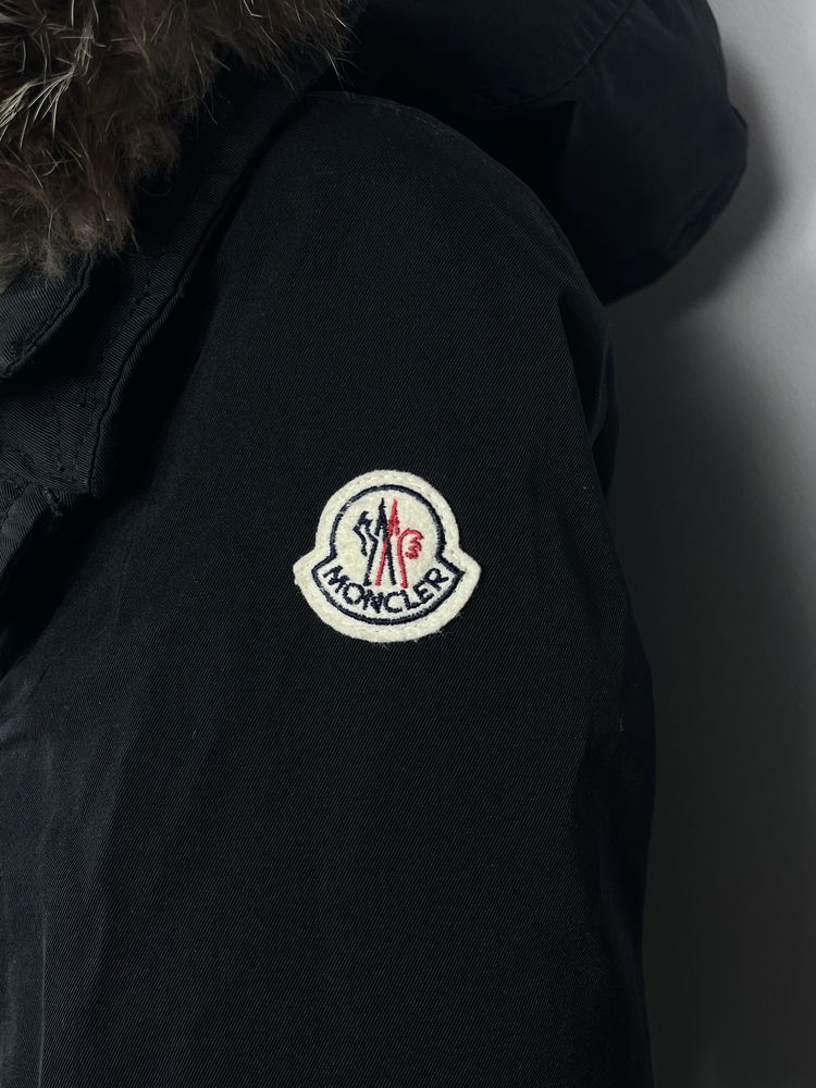 Kurtka Moncler damska Monticole płaszcz puchowy z futrem naturalnym XS
