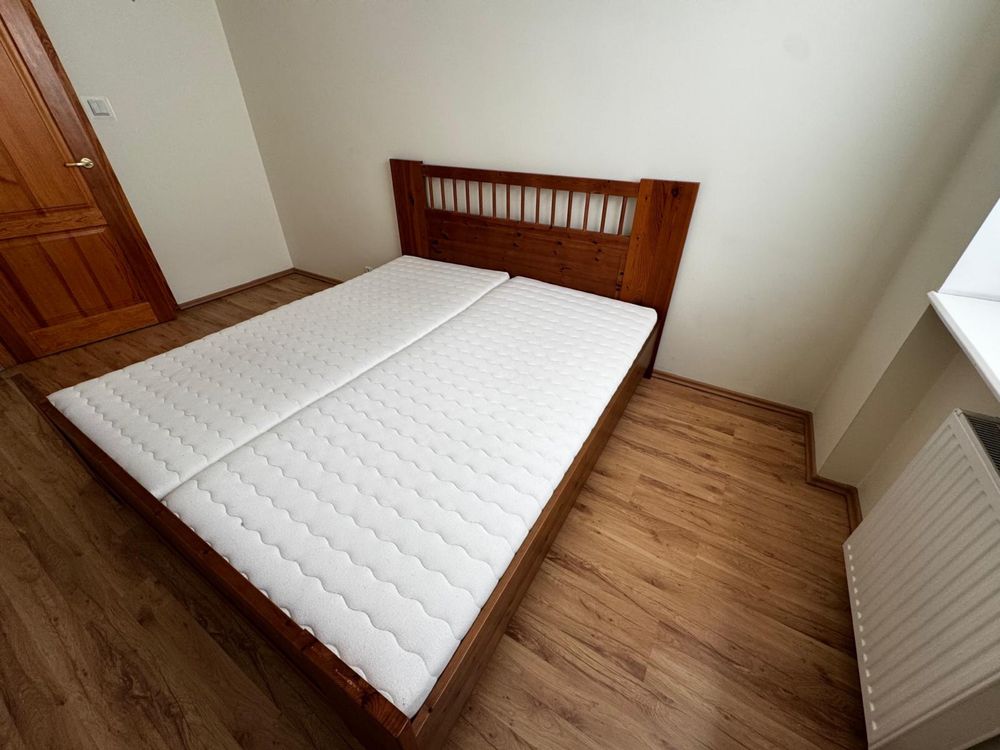 Łóżko drewniane na materac 1,80