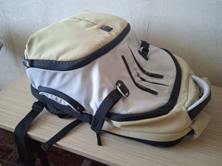 Аксессуары для фото и видеотехники.Штатив напольный.Рюкзак для фото