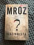 Iluzjonista Remigiusz Mróz
