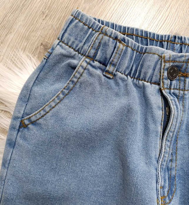 Zestaw jeansy mom bluza dresowa w tygryski 134cm