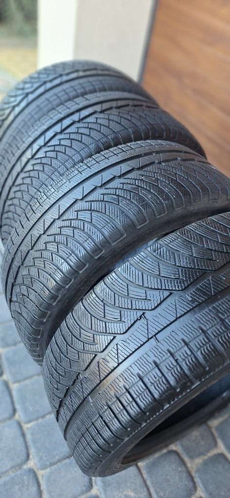 Opony Zimowe Michelin 235/45/18