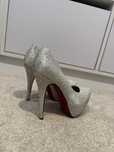 Louboutin kryształki