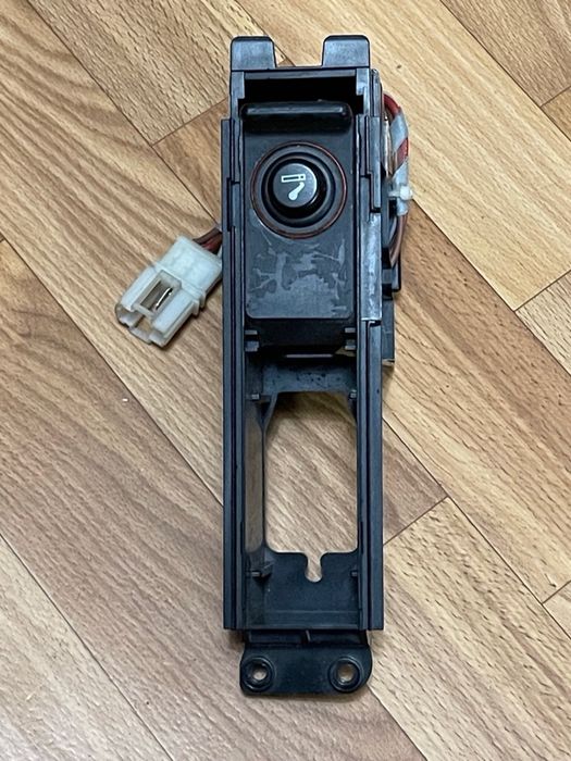 Консоль прикуривателя 8Е0 863 284 Е  Ауди А4 В6 В7