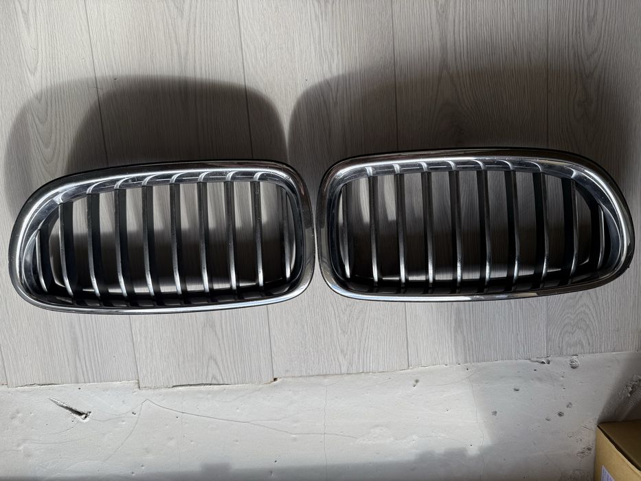 Решітка радіатора бмв ф10