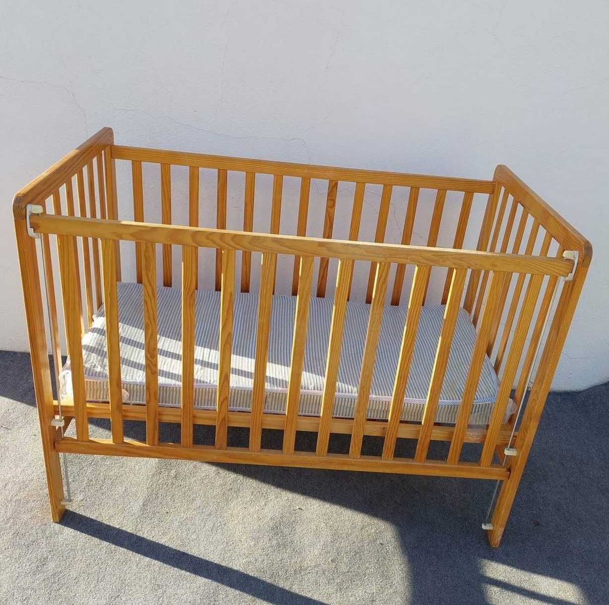 Cama de Bebé com colchão