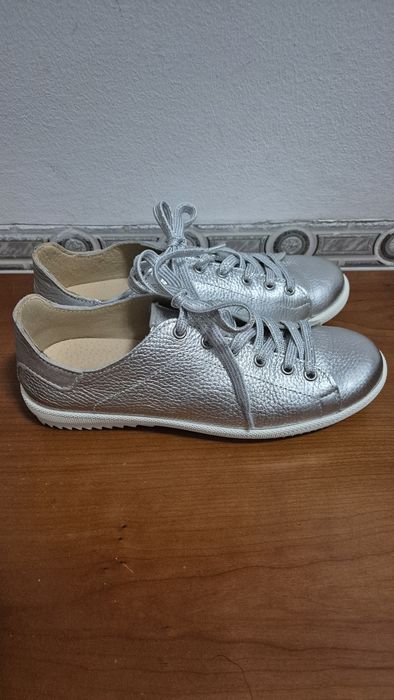 Tenis/Sapatilhas prateadas