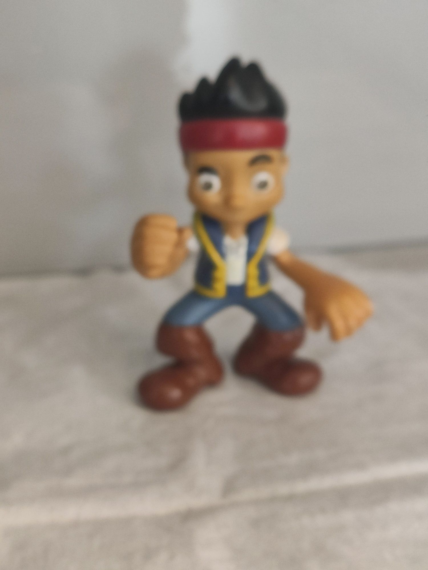 figurka Jake i Piraci z Nibylandii 
 I Puraci
do sprzedania mam 2 figu