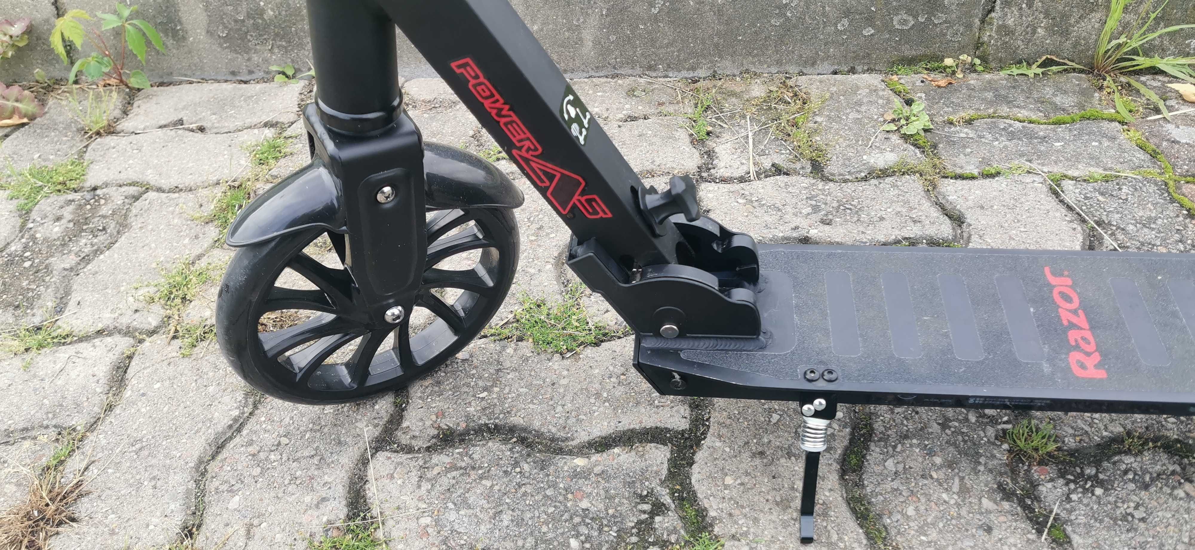 Hulajnoga elektryczna Razor 150W Power A5