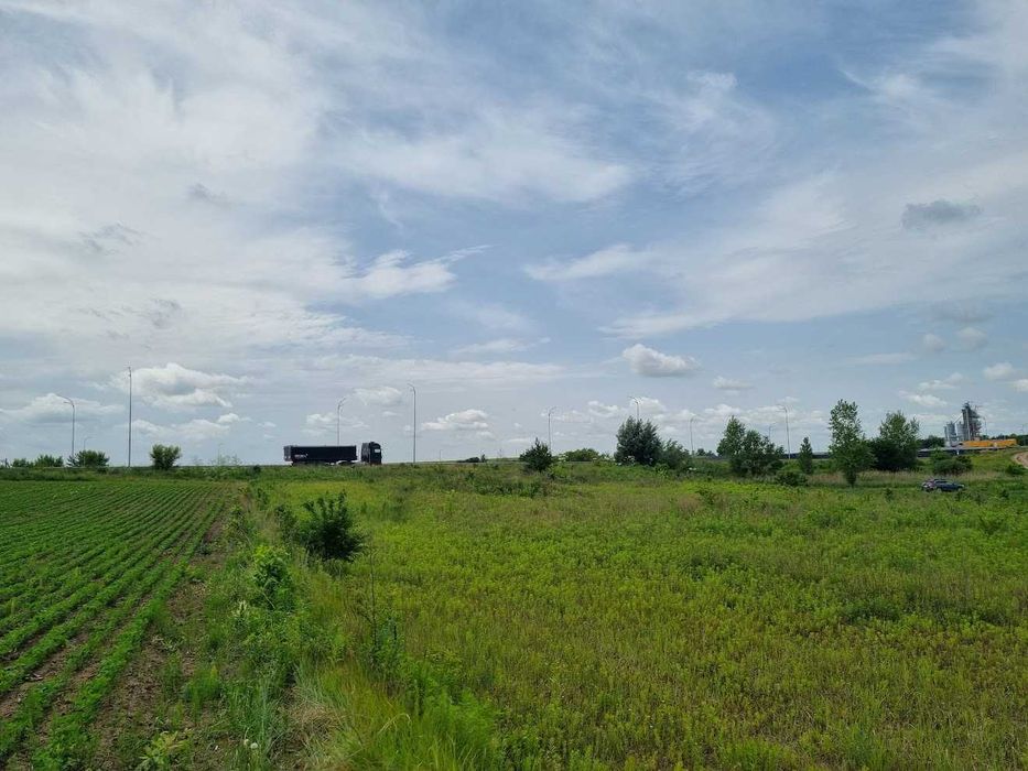 Продам фасадну ділянку 1га по трасі Київ-Чоп 60 000$