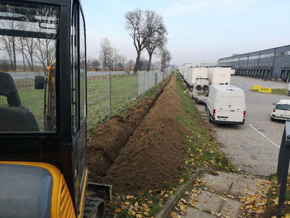 usługi minikoparką, minitraktor, przeciski kretem, glebogryzarka