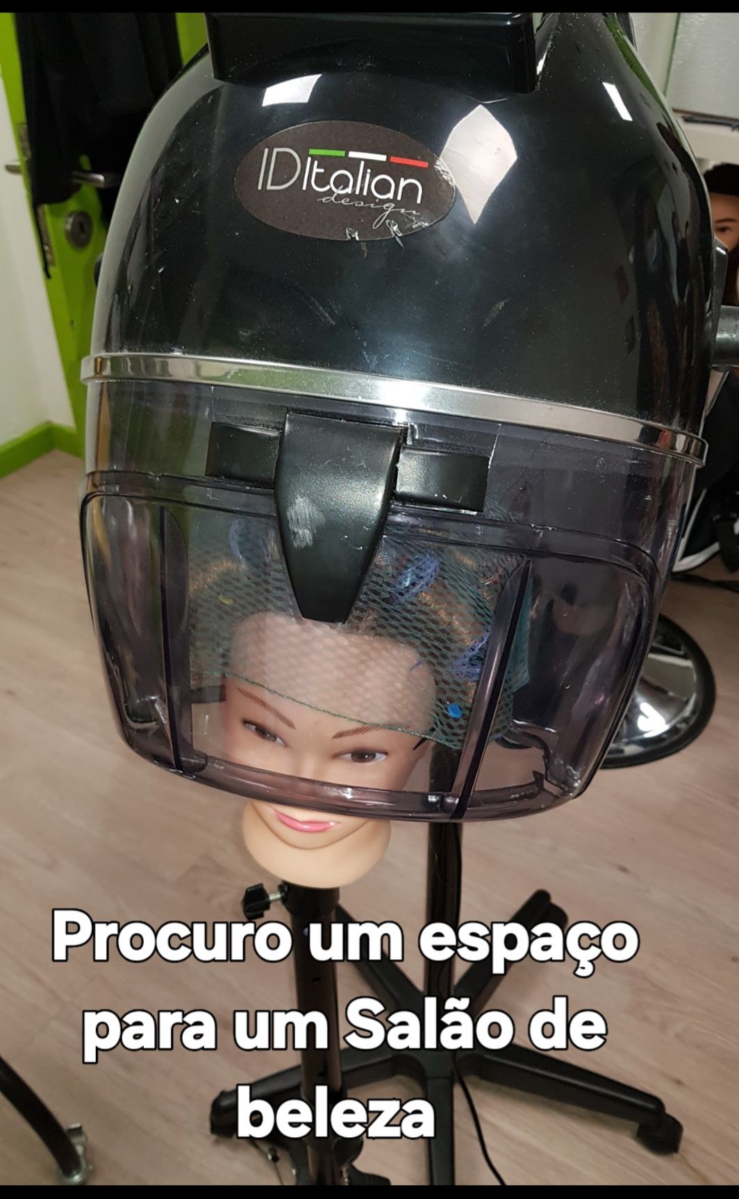 Alugo espaço para trabalho