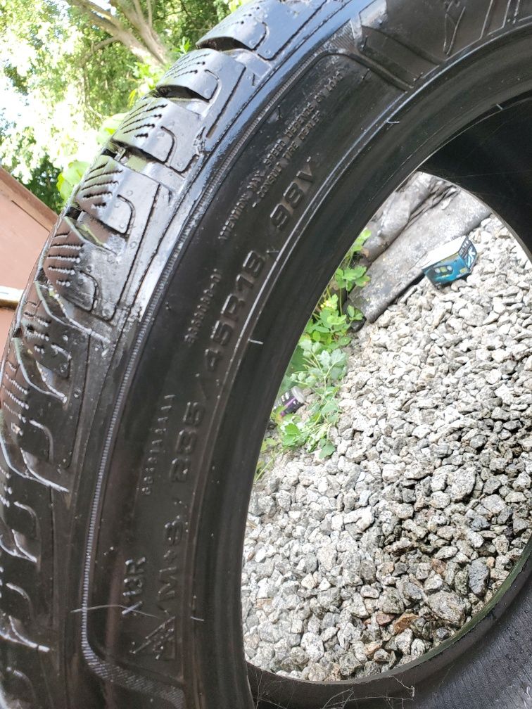 Резина  235/45/18 R18 Goodyear 4шт