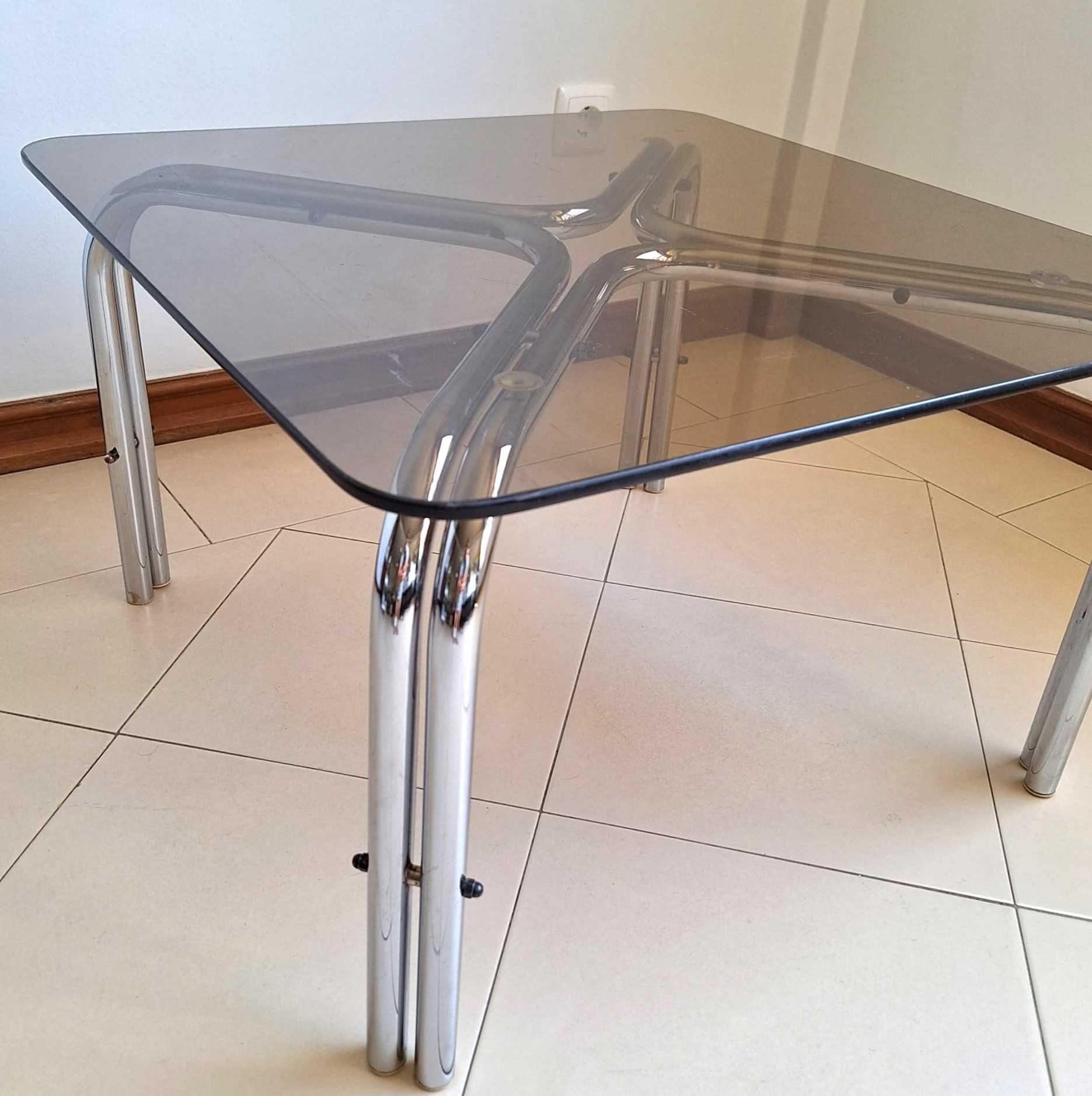 Mesa de centro cromada com vidro 70s. Chrome Coffee Table with glass