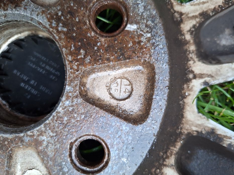 Продам легкосплавный диск Subaru