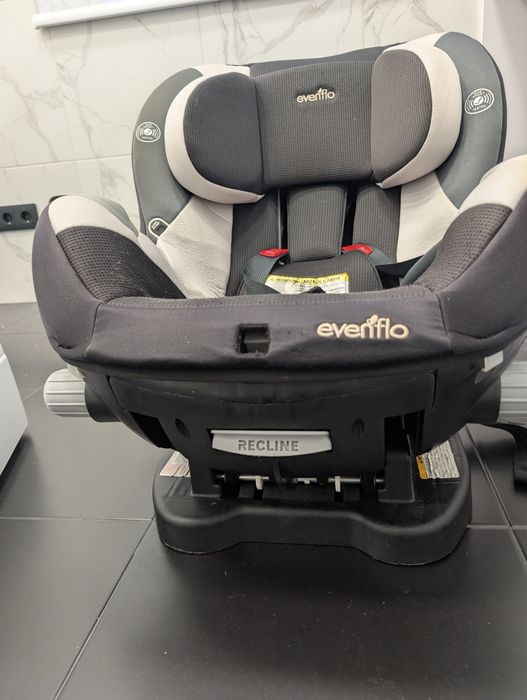 Дитяче автокрісло Evenflo(США)