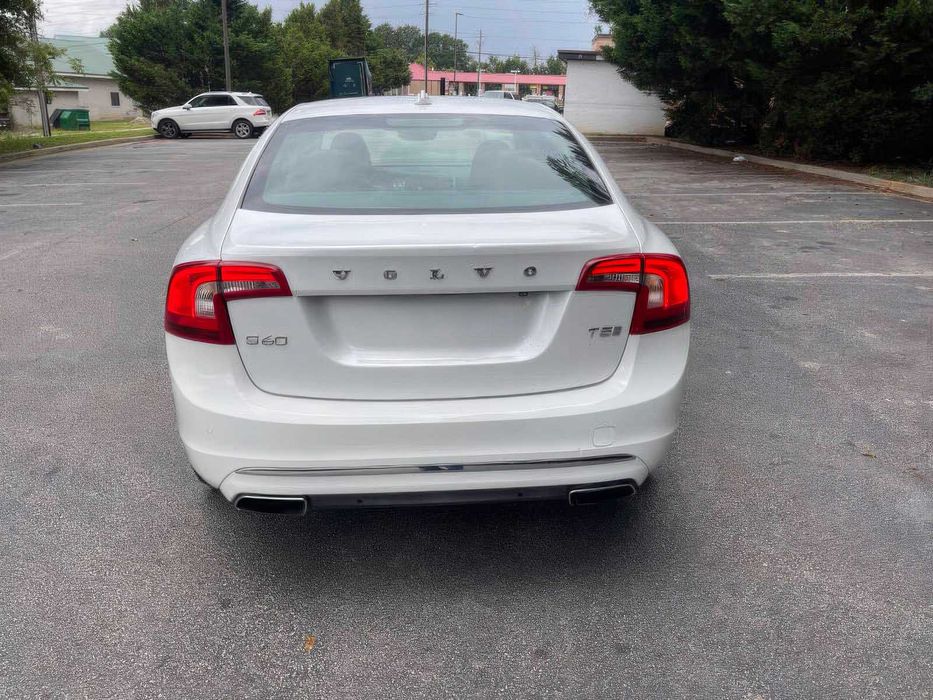Volvo S60      2018