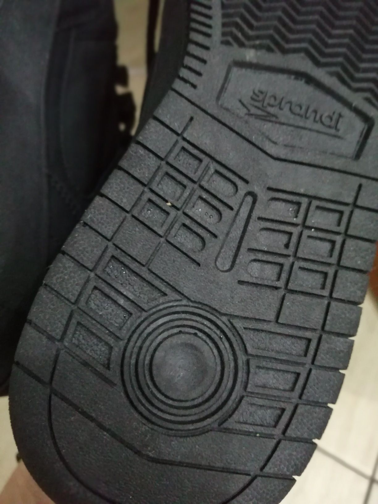 Buty męskie firmy Sprandi.