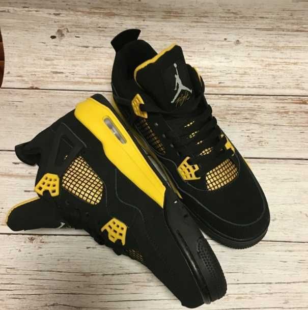 Jordan 4 Retro Thunder R.39