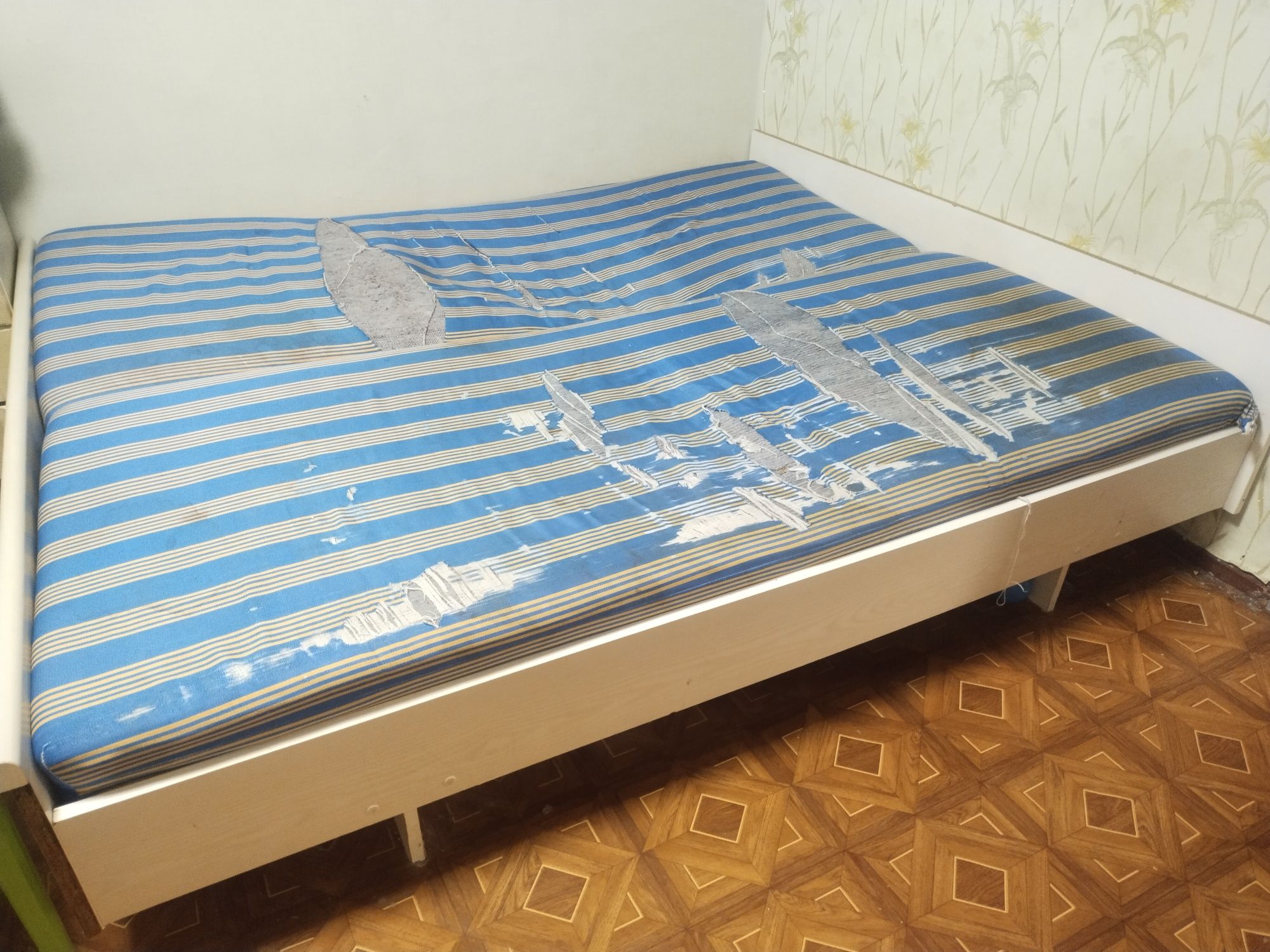 Віддам Безкоштовно Ліжко