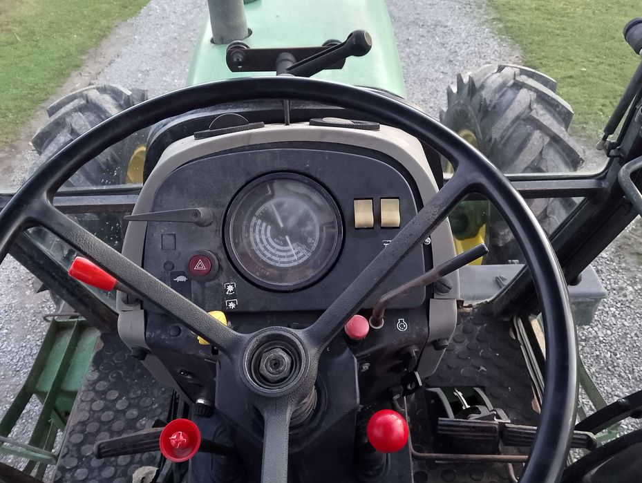 John Deere  nie MF, Renault