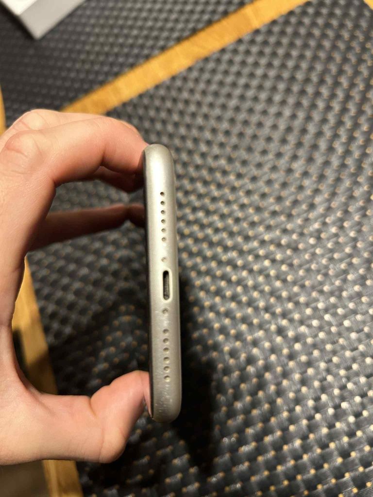 iPhone 11 pojemność 64GB