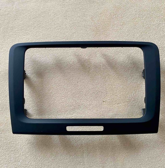 Орігінальна перехідна рамка Columbus для Skoda Superb