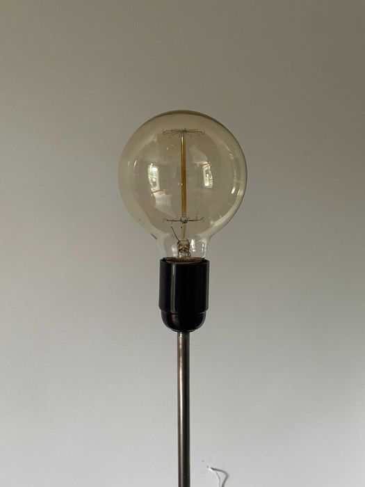 lampa stojąca z półkami fornirowanymi. lata 60 lub 70.