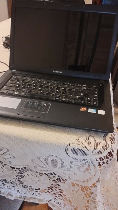 Samsung laptop z systemem Windows 7 i 10