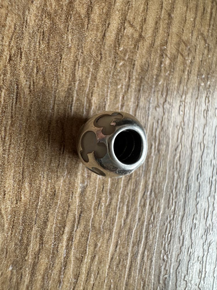 Pandora charms disney perłowe kontury mikiego