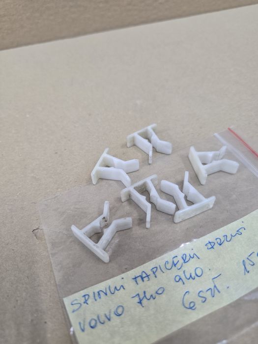 Spinki spinka tapicerki drzwi Volvo 740 , 940