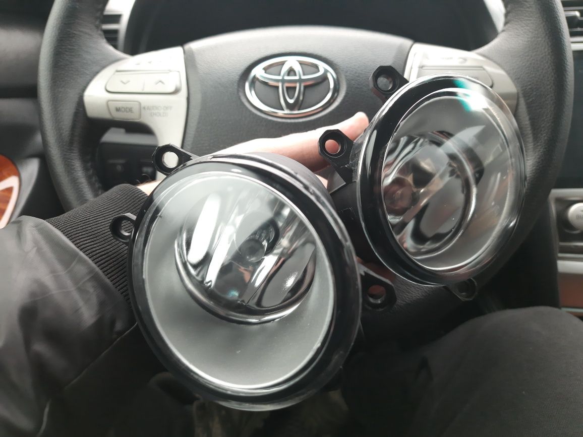 Противотуманки Toyota  Camry 40