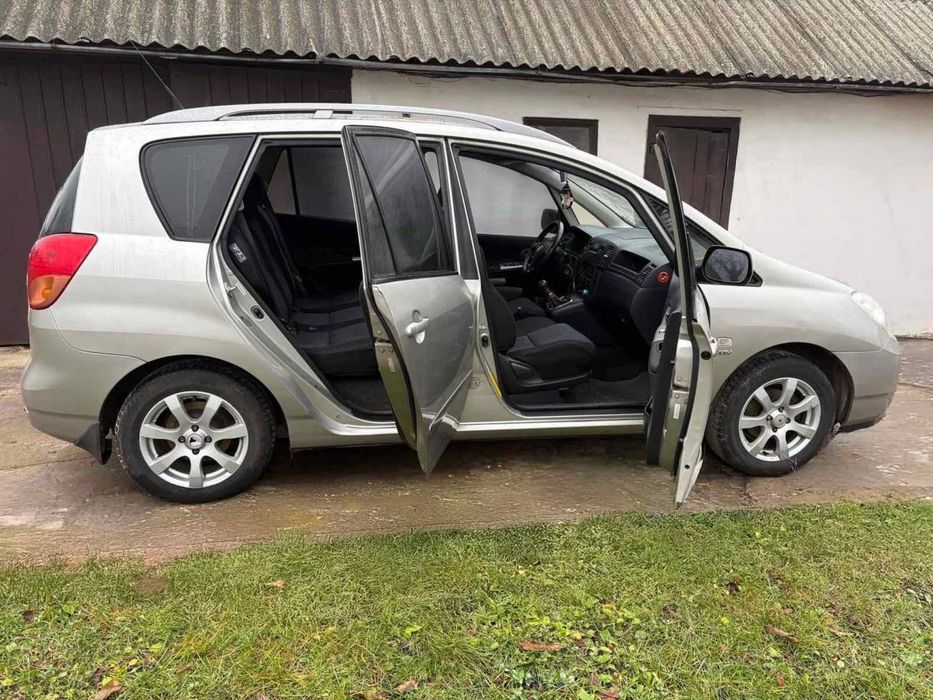Продам тойоту версо