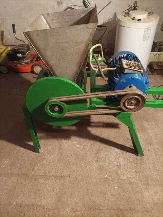 kościarka do robienia karmy dla psów, kotów, wilk do mielenia mięsa