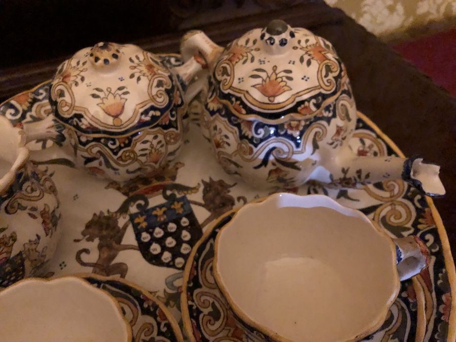 Conjunto muito antigo faiança Portuguesa