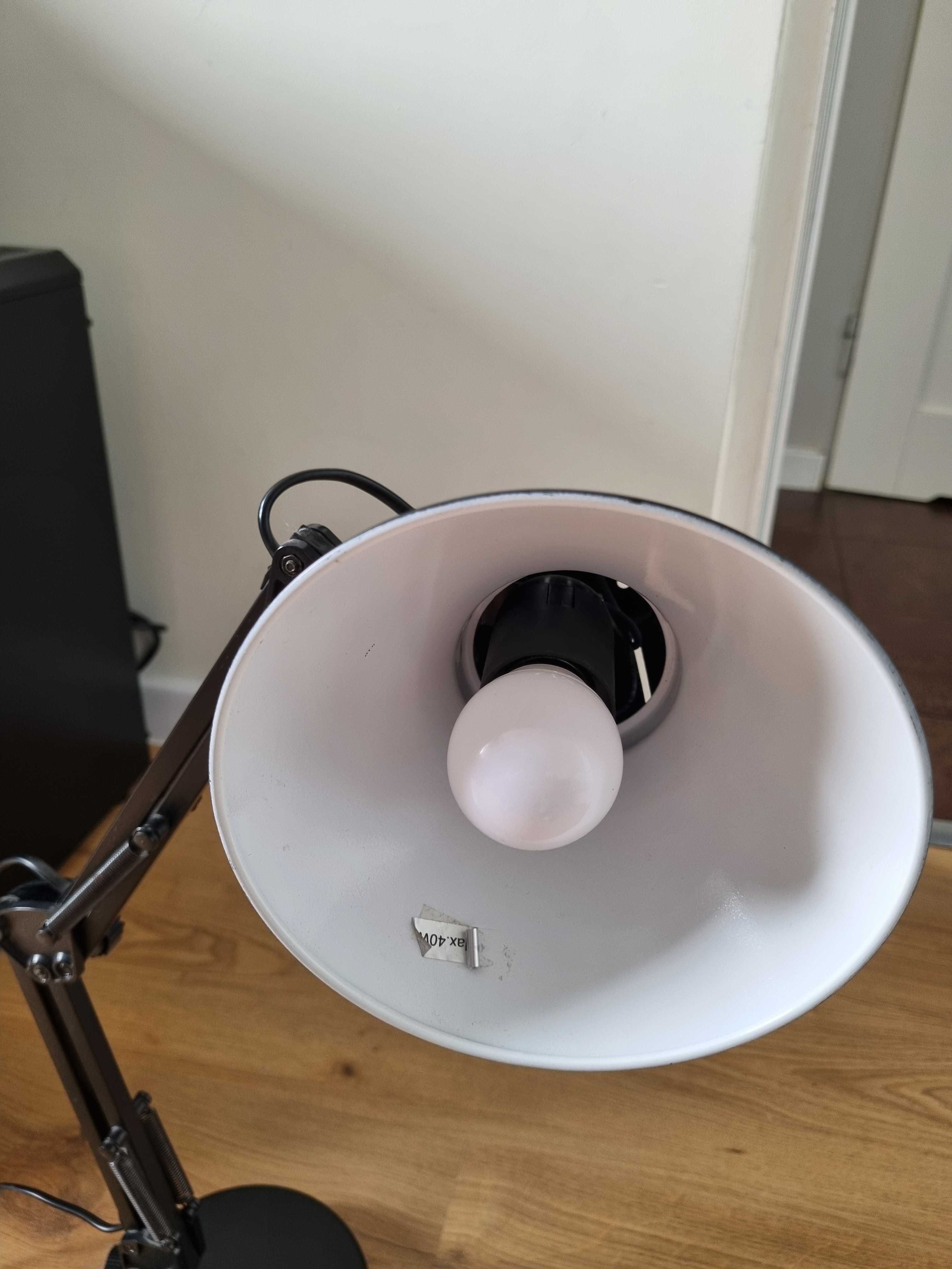 Lampka na biurko
