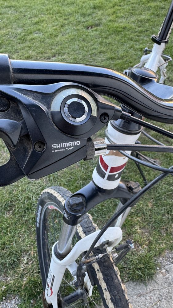 Romet Rambler 4.0  bialo czerwony