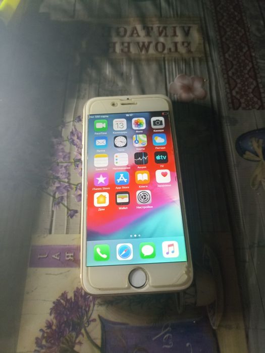 Продам айфон 6 робочий в харошом состоянии не блокован чист на 16